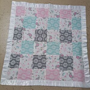 Patchwork Handmade 33x32 Gray White And Pink Blanket.